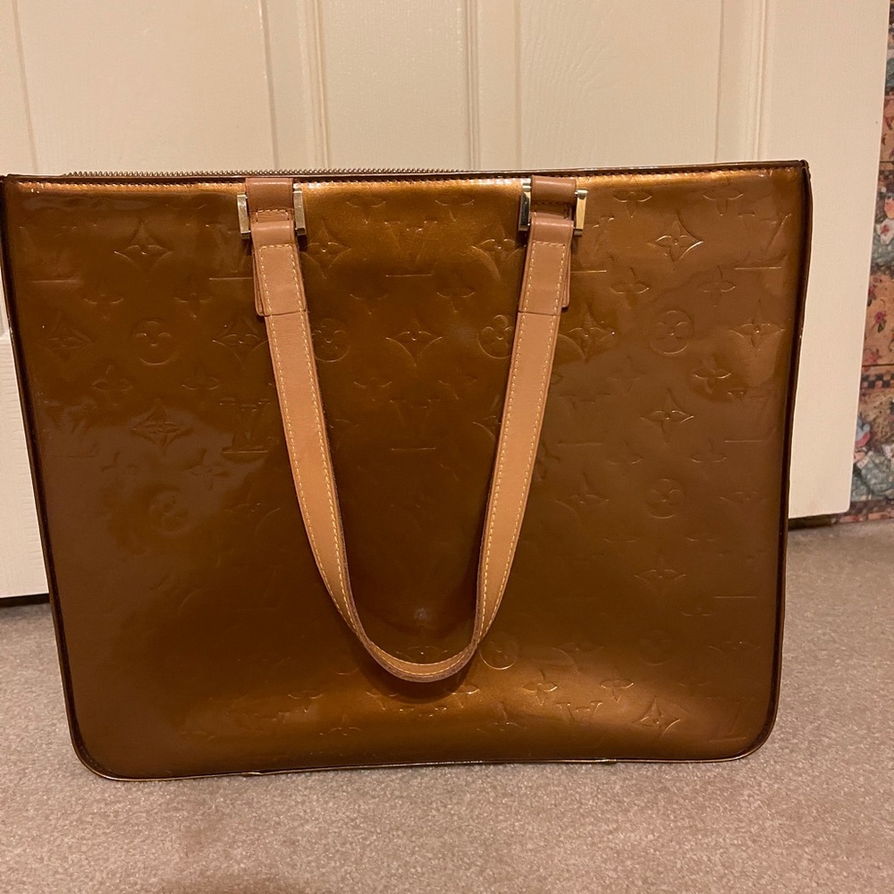 Louis Vuitton Vernis Columbus in Bronze